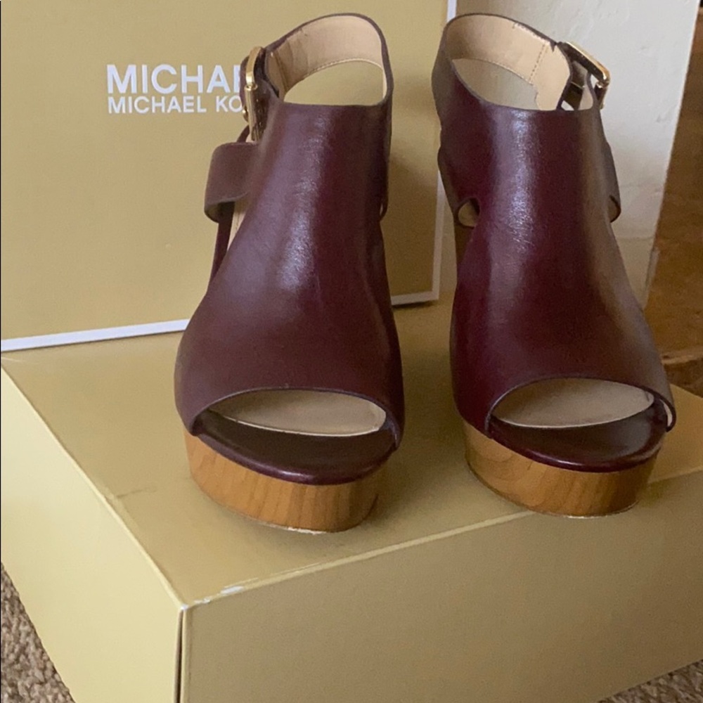 MICHAEL Michael Kors
Josephine Wedge Sandals